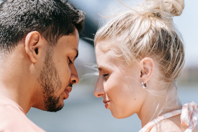 Why international dating is becoming increasingly popular and how to find your love abroad