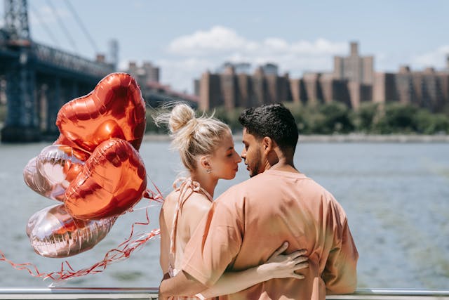 Use the advantages of sugar relationships, but don't sacrifice your dreams.